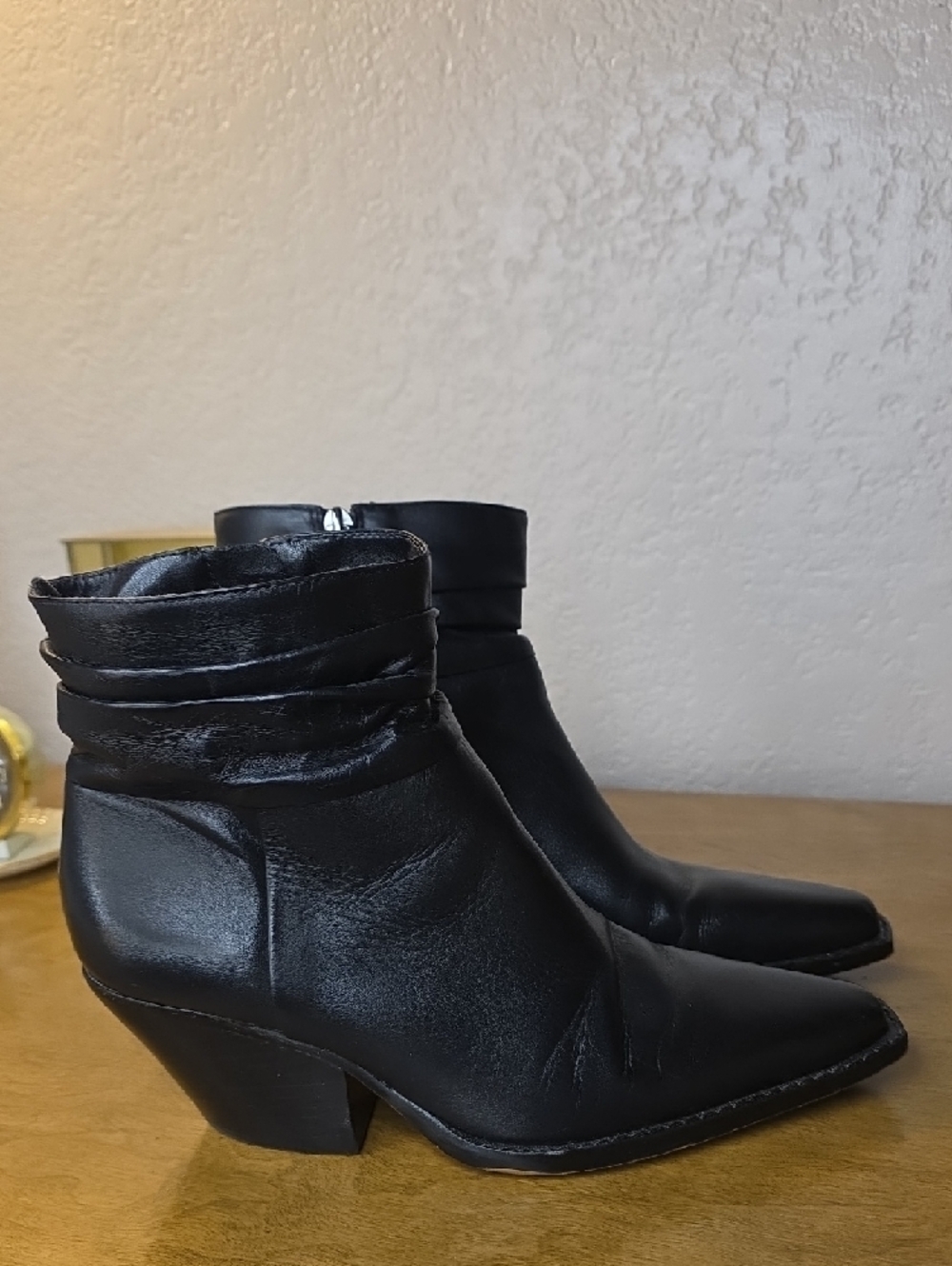 Vince Camuto Black Leather Pointed Ankle Booties 6.5 - Picture 4 of 9